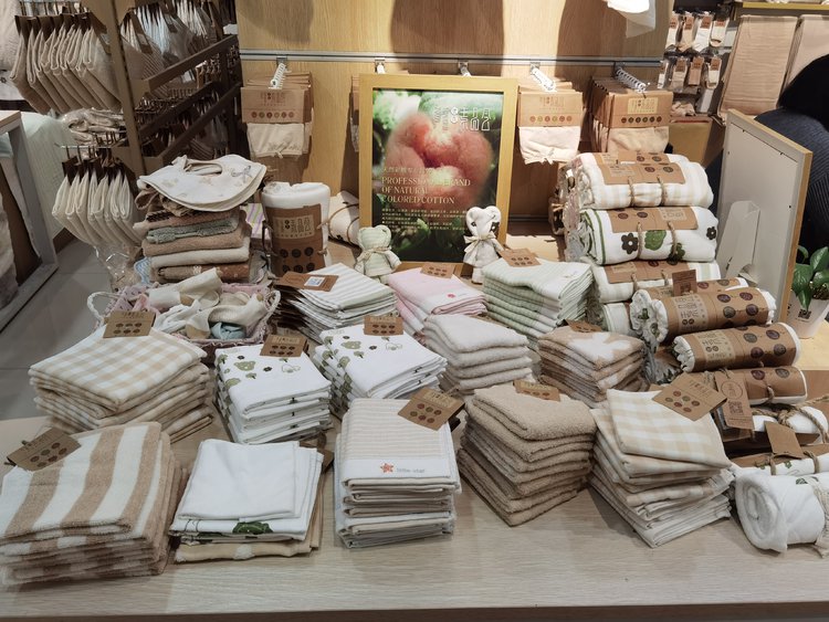 优衣·素品会品牌:天然彩棉制成的服饰品、家纺类产品登陆郑州