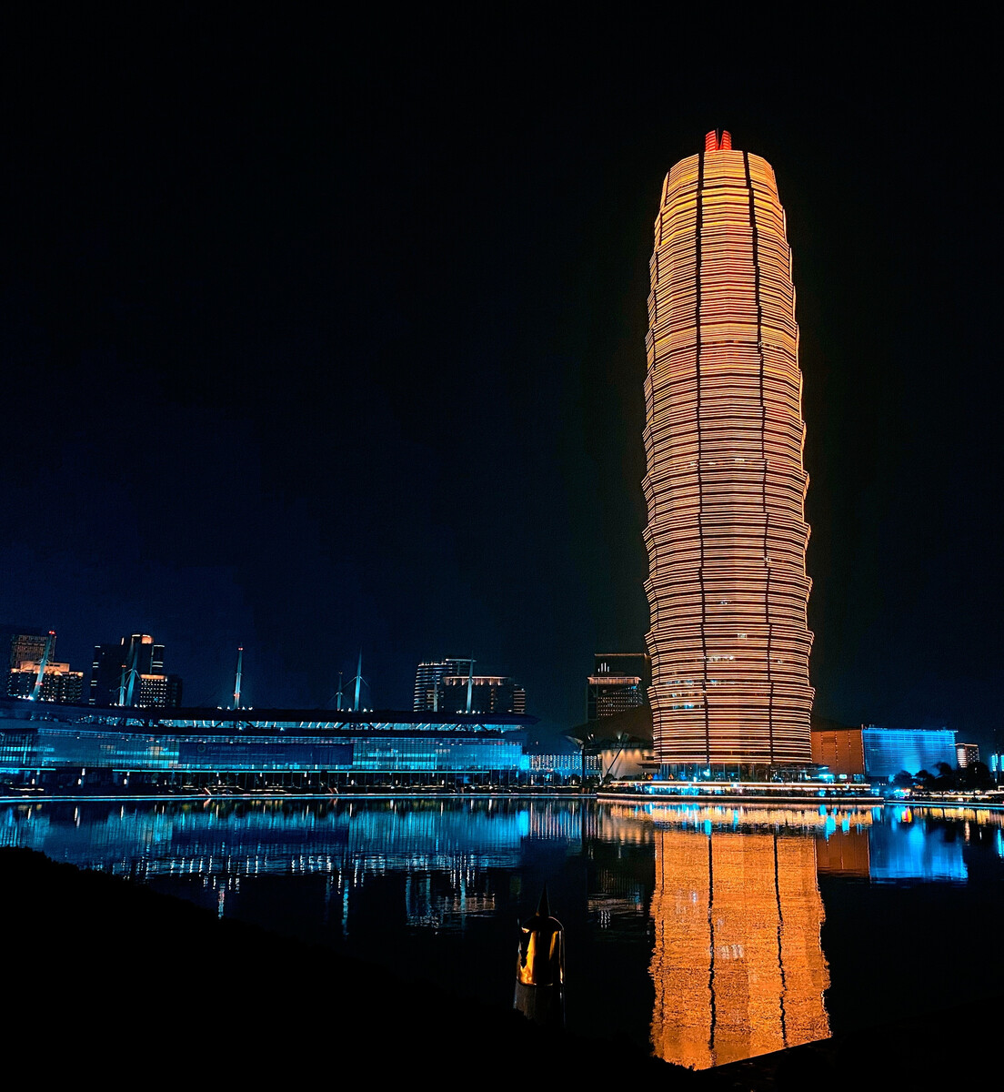 郑州会展中心夜景