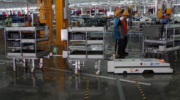 全自动化生产如何制造一辆汽车？探访上汽郑州工厂